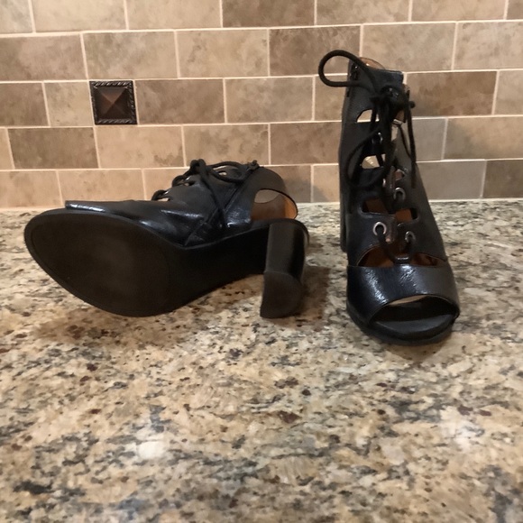 Nine West chunky tie up sandals - Picture 4 of 5